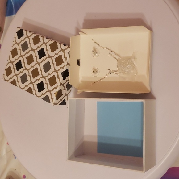 NWOT Mixit Hypoallergenic Silver Tone Pendant Necklace & Stud Earrings - Picture 5 of 5